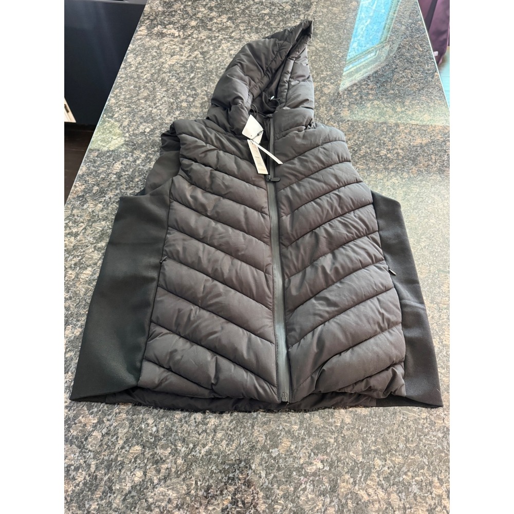 Tahari Woman Black Hooded Puffer Vest Chevron Quilted Zip‎ Up Sleeveless Jacket